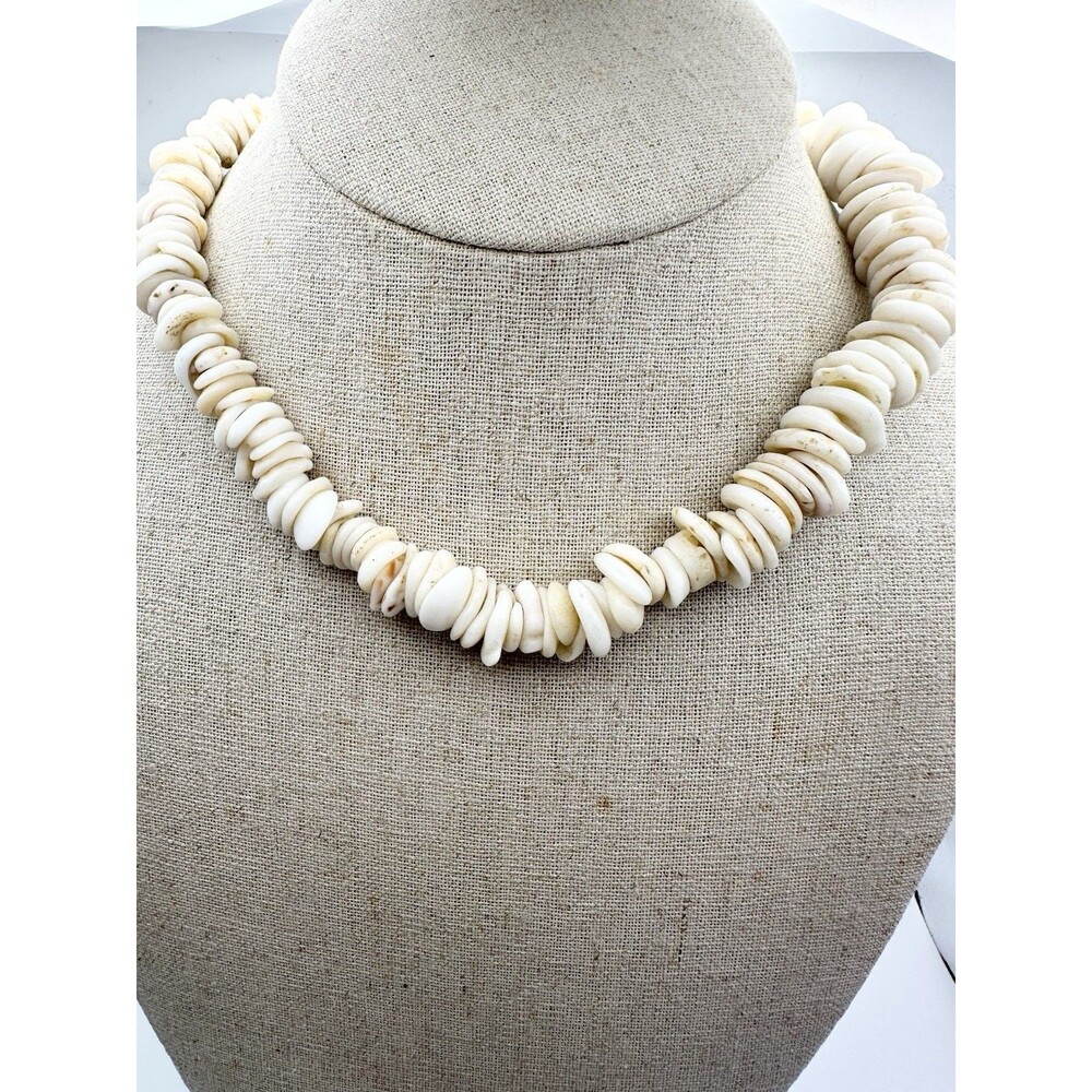 Vintage Hawaiian White Puka Shell Statement Necklace 15.5”